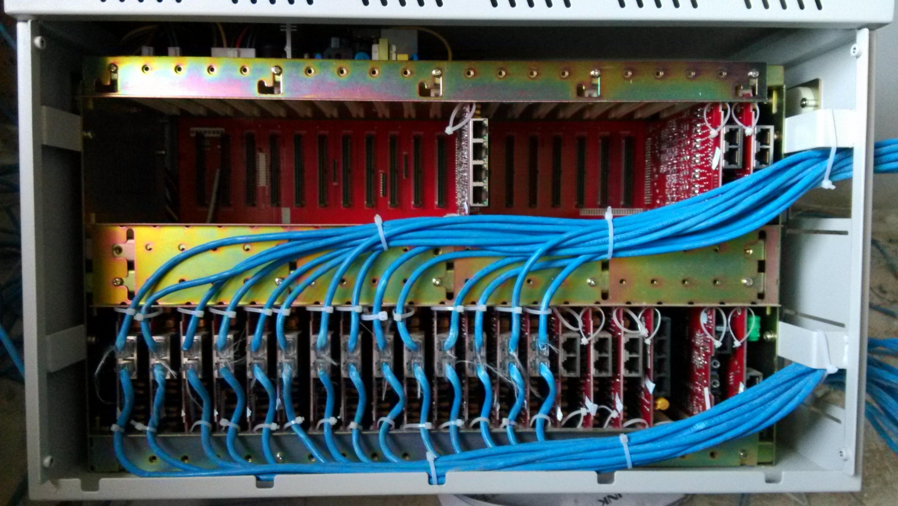 其业务覆盖户用、工商业、大型电网侧等全面应用场景