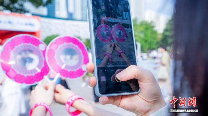 十五运会开幕式广州天河区举行 文创活动传递城