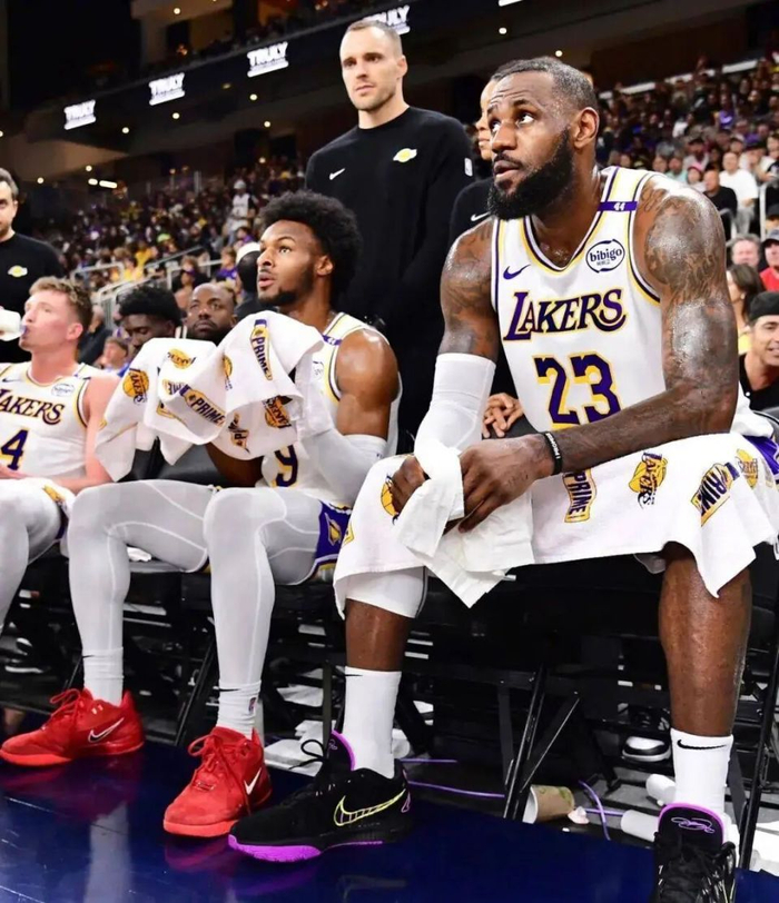 布朗尼心脏骤停后成功复苏重返NBA赛场