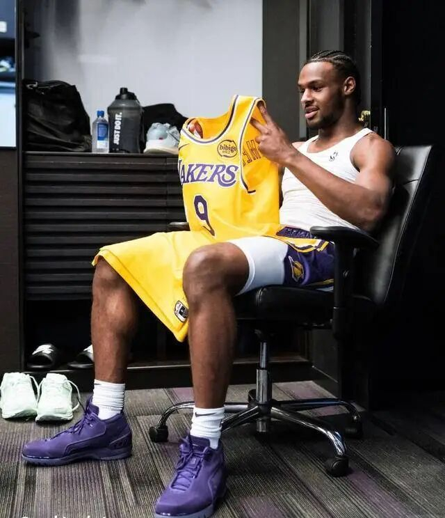 布朗尼心脏骤停后成功复苏重返NBA赛场