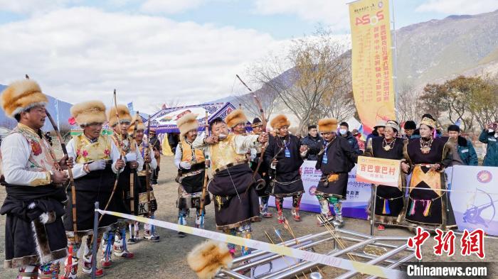 西藏林芝举行第九届传统响箭比赛：17支队伍18