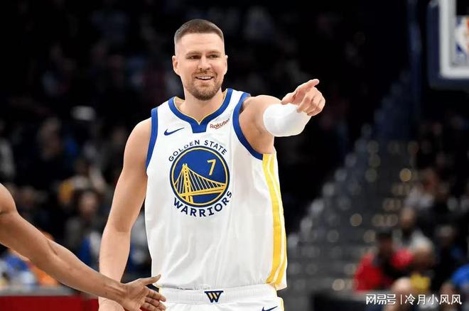 库里复出替补砍29分火箭准绝杀勇士裁判报告引争